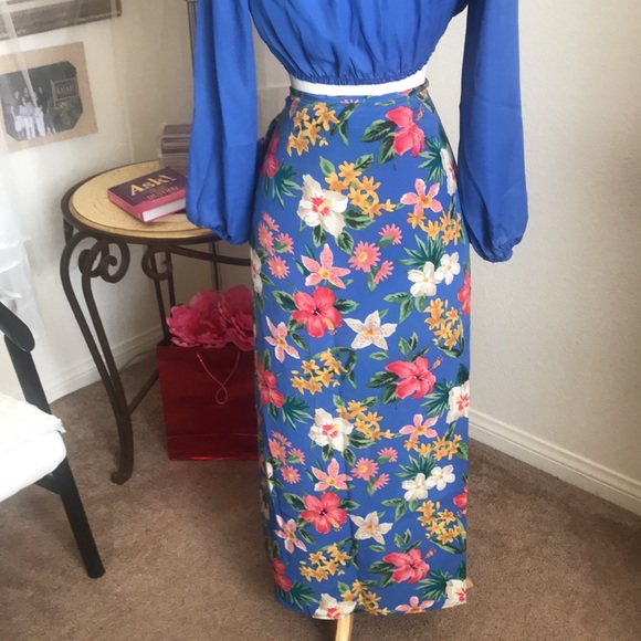 Beautiful wrap Hawaiian silk skirt - Picture 5 of 7